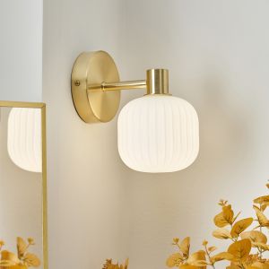 Scala 1lt Satin Brass Ribbed Bathroom Wall Light IP44